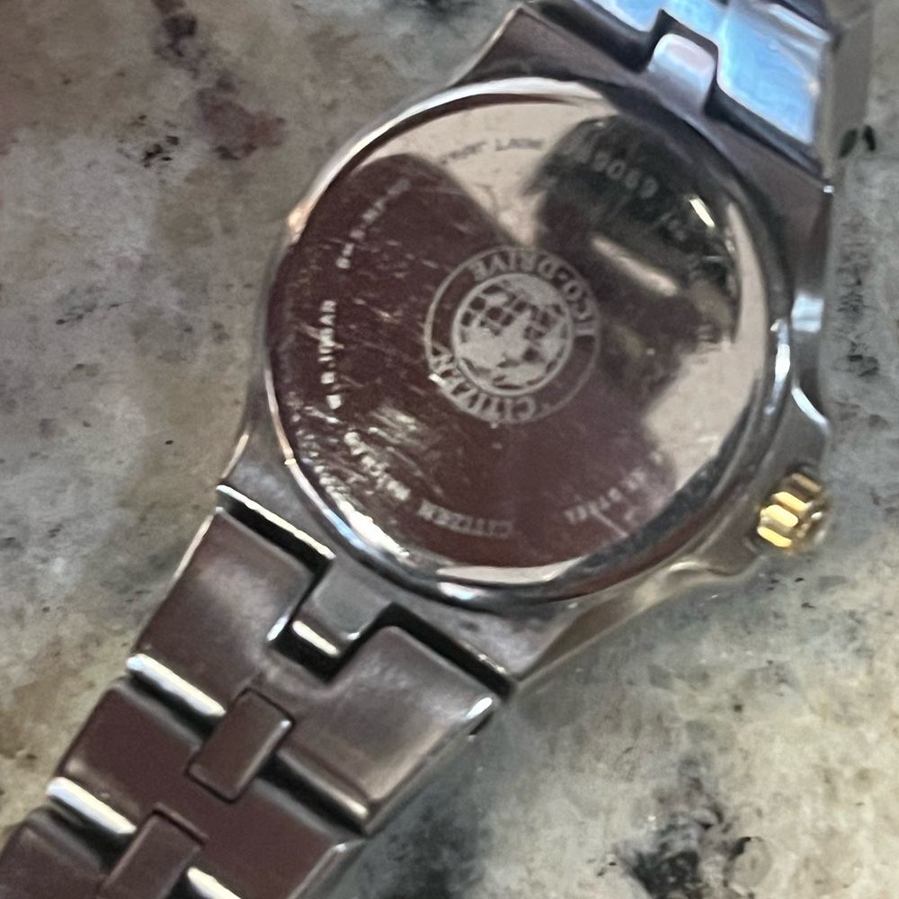 Citizen Eco-Drive Two Toned Ladies 100m Analog/Date EO11-K15711 Black Dial - Picture 3 of 7